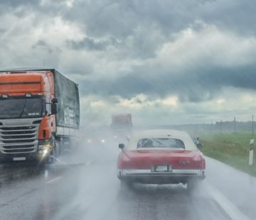 Federal clearinghouse aims to lower tractor trailer accidents