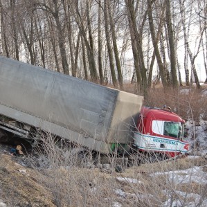 Will Electronic Speed Limiters Reduce Trucking Accidents?
